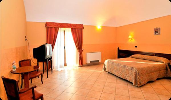 Hotel Tenuta Santa Lucia San Giovanni Rotondo Exterior foto